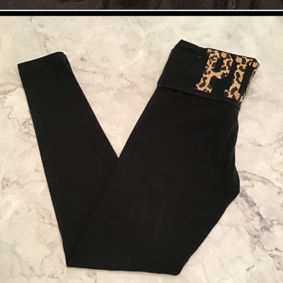 PINK Victoria's Secret Pants - PINK VICTORIA’S SECRET black/leopard leggings XS